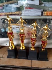 Piala Lomba Juara 1 2 3 4 (MENGGIRING BOLA BODY MERAH RASER) \\\"costum\\\" FREE STICKER (BOLEH satuan)TERMASUK SETICKER DAN FREE DESIGN