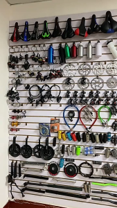 Bàn Đạp Xe Đạp Shimano Nhôm Cao Cấp - Phích Cắm 2 Pin Chất Liệu Nhựa Cao Cấp Màu Đen