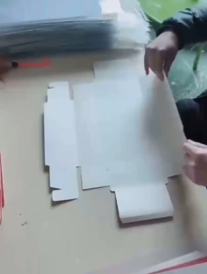 Flower กล่องหูหิ้ว PVC ใส กล่อง2in1 มีฐานรองสำหรับใส่ขนมเค้ก ดอกไม้ กล่องใสใส่ผลไม้ มอบให้กันในวันพิเศษ พร้อมส่ง