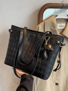 New Fashionable Large Capacity 2025 Commuter Single Shoulder Bag Universal Womens Tote Bag Popular Internet Red Model