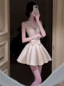 CHANGTONG | French Style V-Neck Bow Waist Cinched A-Line Dress