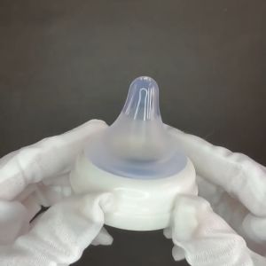 จุกหลอกจุกนมคอกว้าง จุกนมคอแคบ จูกนมหลอกซิลิโคนเด็ก จูกนมไม่ดู ไม่ไหล แม่และเด็กจูก ซึ่งเป็นชื่อสำคัญ และมีขนาด 8-10 คม