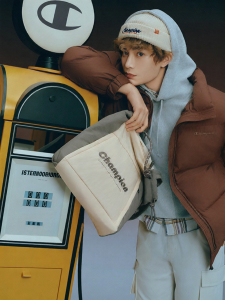 Champion | Versatile Shoulder Bag