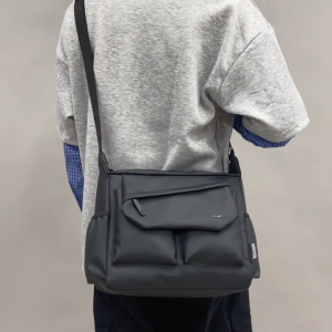 MENSPE กระเป๋าสะพายไหล่ผู้ชายขนาดใหญ่ความจุถุงส่งสารธุรกิจถุงเดินทางกันน้ำกระเป๋าเดินทางข้ามร่างกายน้ำหนักเบากระเป๋าสบาย ๆ กีฬาพักผ่อนหย่อนใจกระเป๋าถนน