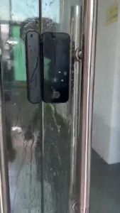 Waterproof Glass Smart Door Lock No Drilling Fingerprint/Key/App Remote/Password/IC Card/NFC Unlock Digital Main Door Lock Glass Smart Door Lock Sliding Door Lock Electric Smart Anti-theft Door Lock Frameless Frame Lock