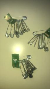 Peniti Swan / Safety Pins / Peniti Kemasan Plastik / Isi lebih banyak