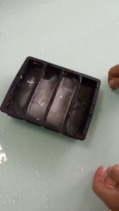 Silicone Freezer Molds with Lid Extra Large Food Storage Box Household Ice Cube for Whiskey Ice Tray