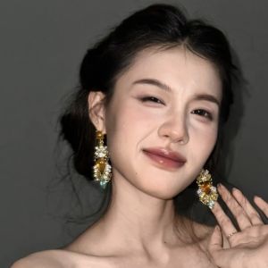 Exaggerated Vintage Champagne Colored Full Diamond Earrings Luxury Heavy Work Waterdrop Dangle Earrings Ins Style Stud Earrings