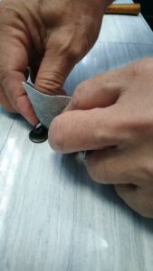 กระดุมยีนส์มี2แบบ แบบที่1:ตัวเป็นพลาสติก แบบที่2:ตัวเป็นเหล็ก ใช้ตอกเหมือนกันทั้งคู่.กว้าง1.7cm(ห่อเล็ก12ชุด=30/35บาท) (ห่อกลาง55/48ชุด=100บาท)(ห่อใหญ่่100ชุด=180/190บาท) กระดุมกางเกงยีนส์ - Lazada