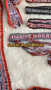 Ikat Pinggang Rajut & Aksesori Tradisional Batak
