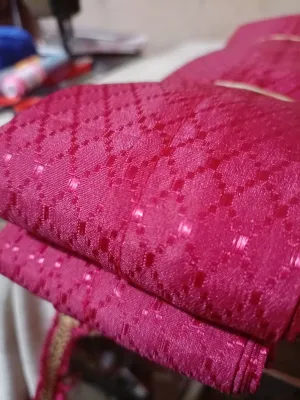 Gorden 2 meter x 2 meter tanpa ring kain gorden berwarna coklat dengan motif kotak-kotak cocok untuk pintu kamar dan jendela dengan dua kaca set gorden murah cuci gudang.