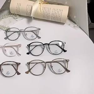 Mens and Womens Portable Reading Glasses Fashionable Ultra Light Glasses Anti Blue Light Presbyopia Glasses 0 To+400