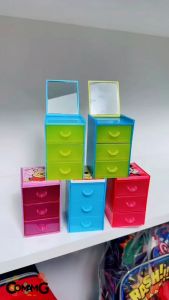 กล่องลิ้นชักmini 3ชั้น พร้อมกระจก ลิ้นชักจิ๋วติดกระจก กล่องลิ้นชัก เก๊ะลิ้นชัก ลายการ์ตูนลิขสิทธิ์แท้ ขนาด5.5*6*8.7CM