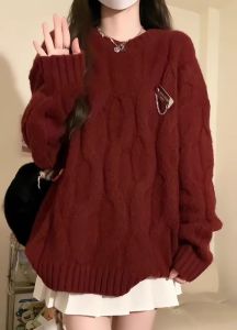 เสื้อสเวตเตอร์ถักสีแดงทรงหลวมสำหรับผู้หญิงในฤดูใบไม้ร่วงและฤดูหนาว เสื้อคลุมกันหนาวแบบลำลอง ทรงหลวม แขนยาว ปกติ