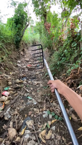 Garuk Sampah Gagang Pipa Besi Panjang Pembersih Sampah Got Garpu Tanah Taman