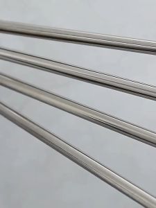 Giá treo khăn bằng thép không gỉ xoay 180 độ tiện dụng cho nhà tắm/ nhà bếp