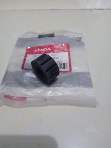 cushion fuel tank karet dudukan ganjelan bawah tangki bensin bagian depan win GL pro max megapro tiger monkey st 125 dax original honda satuan 17611286000