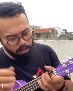 Ukulele Soprano Mandalika Purple UKV2-21 PP Fullset Include Softcase Senar Cadangan Pick dan Sertifikat Original Product