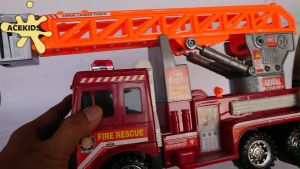 Mainan Truk Pemadam Kebakaran Merah Tangga Bisa Dipanjangkan Berputar Bump And Go Murah TR881
