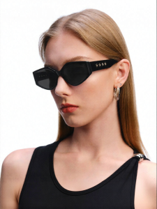 HELEN KELLER | Trendy Geometric Frame Sunglasses