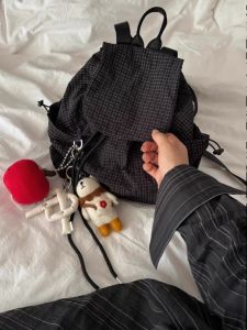 กระเป๋าเป้สะพายหลังผ้าไนลอนสไตล์ย้อนยุค ความจุขนาดใหญ่ กระเป๋าเดินทางสีดำ กระเป๋าเดินป่าแบบสะพายไหล่คู่ กระเป๋าสะพายไหล่แบบลำลองสำหรับเยาวชน
