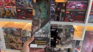 Mô Hình Khủng Long Mattel Jurassic World 12-inch Majungasaurus Ăn Thịt