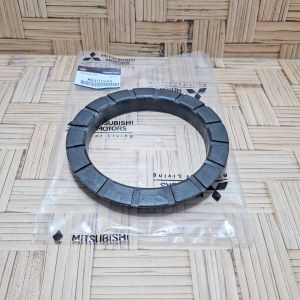 Karet Tatakan Per Keong Bagian Belakang PAJERO SPORT MR491949