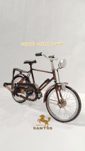 miniatur sepeda onthel
