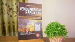Buku Penelitian: Pendekatan Kuantitatif & Kualitatif dalam R&D & Evaluasi\\n\\nPenelitian adalah bagian penting dari pengembangan ilmu pengetahuan dan teknologi. Dalam konteks ini, **Alfabeta Penelitian** menjadi solusi terbaik untuk memahami dan menerapkan pendekatan penelitian yang efektif dalam R&D dan evaluasi. Artikel ini akan membahas tentang **Buku Penelitian**, **Pendekatan R&D & Evaluasi**, serta metode penelitian kuantitatif dan kualitatif yang dapat digunakan untuk mencapai hasil penelitian yang optimal.\\n\\n Apa itu Alfabeta Penelitian?\\n\\n**Alfabeta Penelitian** adalah buku panduan yang memberikan pedoman tentang cara melakukan penelitian yang efektif dan berorientasi pada hasil. Buku ini membahas berbagai aspek penelitian, mulai dari perencanaan, desain, pelaksanaan, hingga analisis data. Selain itu, **Alfabeta Penelitian** juga menyediakan informasi tentang metode penelitian kuantitatif dan kualitatif yang dapat digunakan untuk mencapai tujuan penelitian.\\n\\n Mengapa Memilih Alfabeta Penelitian?\\n\\nAda beberapa alasan mengapa Anda harus memilih **Alfabeta Penelitian** sebagai panduan dalam melakukan penelitian:\\n\\n- Berisi informasi lengkap tentang metode penelitian kuantitatif dan kualitatif\\n- Memberikan panduan praktis tentang cara melakukan penelitian yang efektif\\n- Dapat digunakan sebagai referensi dalam berbagai bidang ilmu pengetahuan dan teknologi\\n\\n Keuntungan dari Alfabeta Penelitian\\n\\nDengan menggunakan **Alfabeta Penelitian**, Anda dapat mendapatkan beberapa keuntungan, antara lain:\\n\\n- Memahami metode penelitian kuantitatif dan kualitatif dengan lebih baik\\n- Dapat melakukan penelitian yang efektif dan berorientasi pada hasil\\n- Meningkatkan kualitas penelitian yang dilakukan\\n\\n Buku Penelitian Kebijakan: Pendekatan R&D & Evaluasi\\n\\n**Buku Penelitian Kebijakan** adalah buku panduan yang membahas tentang pendekatan R&D dan evaluasi dalam penelitian kebijakan. Buku ini sangat berguna bagi para peneliti dan pembuat kebijakan yang ingin melakukan penelitian yang efektif dan berorientasi pada hasil.\\n\\n Cara Menggunakan Buku Penelitian Kebijakan\\n\\nUntuk menggunakan **Buku Penelitian Kebijakan**, Anda dapat mengikuti langkah-langkah berikut:\\n\\n1. Membaca bagian-bagian penting dalam buku, seperti pendahuluan, metode penelitian, dan analisis data\\n2. Menyusun rencana penelitian berdasarkan informasi yang ada dalam buku\\n3. Melakukan penelitian sesuai dengan rencana yang telah disusun\\n4. Menganalisis data dan menarik kesimpulan berdasarkan hasil penelitian\\n\\n Keuntungan dari Pendekatan Kombinasi\\n\\nDengan menggunakan pendekatan kombinasi dalam **Buku Penelitian Kebijakan**, Anda dapat mendapatkan beberapa keuntungan, antara lain:\\n\\n- Memahami metode penelitian kuantitatif dan kualitatif dengan lebih baik\\n- Dapat melakukan penelitian yang efektif dan berorientasi pada hasil\\n- Meningkatkan kualitas penelitian yang dilakukan\\n\\n Metode Penelitian Kuantitatif & Kualitatif\\n\\nMetode penelitian kuantitatif dan kualitatif adalah dua metode yang sering digunakan dalam penelitian. Metode kuantitatif biasanya digunakan untuk mengumpulkan data numerik, sedangkan metode kualitatif digunakan untuk mengumpulkan data non-numerik.\\n\\n Bagaimana Menggabungkan Metode Kuantitatif & Kualitatif\\n\\nUntuk menggabungkan metode kuantitatif dan kualitatif dalam penelitian, Anda dapat mengikuti langkah-langkah berikut:\\n\\n1. Menentukan tujuan penelitian\\n2. Menyusun rencana penelitian yang menggunakan kedua metode tersebut\\n3. Melakukan penelitian sesuai dengan rencana yang telah disusun\\n4. Menganalisis data dan menarik kesimpulan berdasarkan hasil penelitian\\n\\n Keuntungan dari Pendekatan Kombinasi\\n\\nDengan menggunakan pendekatan kombinasi dalam metode penelitian, Anda dapat mendapatkan beberapa keuntungan, antara lain:\\n\\n- Memahami metode penelitian kuantitatif dan kualitatif dengan lebih baik\\n- Dapat melakukan penelitian yang efektif dan berorientasi pada hasil\\n- Meningkatkan kualitas penelitian yang dilakukan\\n\\n Langkah-langkah dalam R&D & Evaluasi Penelitian\\n\\nR&D dan evaluasi penelitian adalah dua langkah penting dalam proses penelitian. Langkah-langkah ini sangat penting untuk memastikan bahwa penelitian yang dilakukan dapat mencapai tujuan yang diinginkan.\\n\\n Cara Melakukan Penelitian Evaluasi\\n\\nUntuk melakukan penelitian evaluasi, Anda dapat mengikuti langkah-langkah berikut:\\n\\n1. Menentukan tujuan penelitian evaluasi\\n2. Menyusun rencana penelitian evaluasi\\n3. Melakukan penelitian evaluasi sesuai dengan rencana yang telah disusun\\n4. Menganalisis data dan menarik kesimpulan berdasarkan hasil penelitian evaluasi\\n\\n Keuntungan dari Pendekatan R&D & Evaluasi\\n\\nDengan menggunakan pendekatan R&D dan evaluasi dalam penelitian, Anda dapat mendapatkan beberapa keuntungan, antara lain:\\n\\n- Memahami metode penelitian kuantitatif dan kualitatif dengan lebih baik\\n- Dapat melakukan penelitian yang efektif dan berorientasi pada hasil\\n- Meningkatkan kualitas penelitian yang dilakukan\"\n}\n}