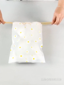 1pc Daisy Printed Frosted Plastic EVA Drawstring Bag PE Transparent Draw string