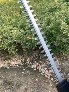 เครื่องตัดแต่งพุ่มไม้ 1288VF เลื่อยตัดแต่งพุ่ม 2000W สามารถใช้เป็นเวลา 7-8 ชั่วโมงได้ มอเตอร์ไร้แปรง 51CMใบมีดเหล็กแมงกานีสคู่ เครื่องตัดหญ้า เครื่องตัดแต่งกิ่งไม้ ไร้สาย เลื่อยตัดแต่งพุ่มไม้ เครื่องตัดกิ่งไม้ไร้สาย เครื่องตัดหญ้าไฟฟ้า