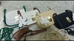 Tas Selempang Mini Wanita Import Tas Fashion Wanita Gantungan Bunga Sling Bag Cewek 621284 2128
