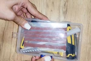 Bộ Dụng Cụ 17 Món Vá Lốp Xe Không Xăm Dùng Cho Ô Tô Xe Máy Dự Phòng Tự Vá Khẩn Cấp Dễ Sử Dụng