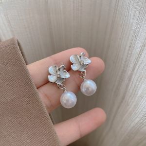 Spring Summer Fresh Flower Pearl Earrings Womens Fashion Elegant Lightweight Luxury Small Niche Ear Jewelry Korean Style