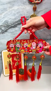 Liễn Ngũ Phúc Lâm Môn Treo Trang Trí Tết Chiêu Tài Hút Lộc May Mắn Cho Gia Chủ Chất Liệu Gỗ Size 42x22cm Màu Đỏ