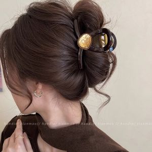 กิ๊บติดผมรูปฉลามสไตล์ย้อนยุคสำหรับผู้หญิง ทรงไม่สมมาตร ทรงสูง ทรงใหม่ 2025 ตกแต่งผม ดีไซน์ดั้งเดิม ไม่ใช่สินค้าในห้างสรรพสินค้า