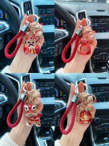 พวงกุญแจรถยนต์โชคดีสงบสุขพวงกุญแจคู่รักสีแดงปีใหม่เชือกถักทำด้วยมือของขวัญที่นิยมในโลกออนไลน์มีเอกลักษณ์ส่วนตัว