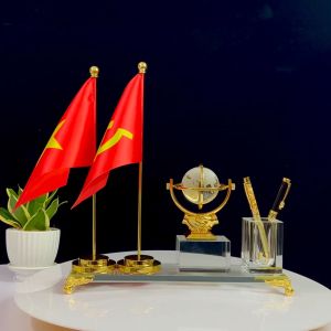 Hộp Đựng Bút Doanh Nhân Bắt Tay Hữu Nghị Cầu Pha Lê 2 cờ Chất Liệu Đồng Mạ Vàng và Pha Lê K9 Cao Cấp - Quà Tặng Sếp