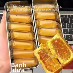 Bánh dứa truyền thống hộp thiếc phong cách hoài cổ