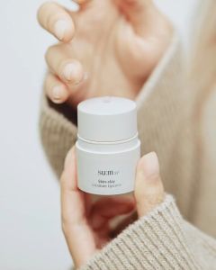 Son Dưỡng Thuần Chay Su:m37 Skin Stay Ủ Môi Dạng Vặn 15ml