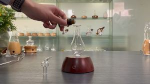 Aroma Diffuser พร้อมไฟ7สี Waterless Glass Reservoir สำหรับโยคะ50Ml