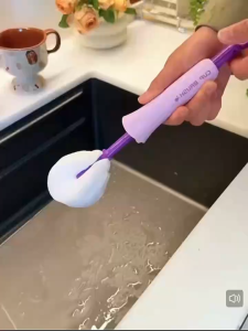 2-in-1 Squeeze Cup Cleaning Brush Innovative push & pull design easy water removal without dirty hands