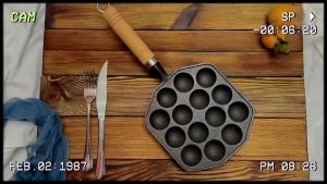 MlaDen กระทะขนมครก ไข่นกกระทา ทาโกะยากิ เบ้าขนมครก เหล็กหล่อสีดำ 14 หลุม กระทะหลุม กระทะเหล็กหล่อ