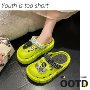 LHFriday สินค้าแนะนำ รองเท้าแฟชั่นสำหรับผู้หญิง ดีไซน์หัวโต น่ารักไม่ไหวว ตกแต่งตัวการ์ตูนแบบเทสดี สามารถใส่เป็นรัดส้นก็ได้น้าา สายชิค สายลุค ต้องมีไว้ใส่กับเดอะแก๊งเลยน้าา