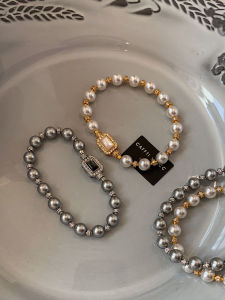 CAFFTI | Natural Mother of Pearl Button Grey Freshwater Pearl Luxurious Bracelet