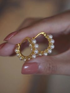 Elegant Pearl Earrings Womens Fashion Retro Clasp Design Sensation Ear Jewelry Alloy Plated Silver Gold Style Fresh out