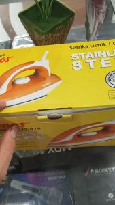 Cosmos CIS-418 Setrika Gosokan Alas Stainless Steel 400 Watt