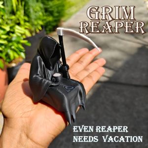 "Death also needs a vacation" Gothic statue of death of the dark knight Halloween festival and holiday decoration