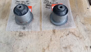 ORIGINAL HONDA HRV REAR AXLE BUSH 2PCS 52385-T8N-OO5