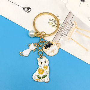 1pc Alloy Enamel Cute Cat Charm Keychain Cartoon Animal Pattern Womens Keychain Handbag Car Accessory Gift For Women and Girls